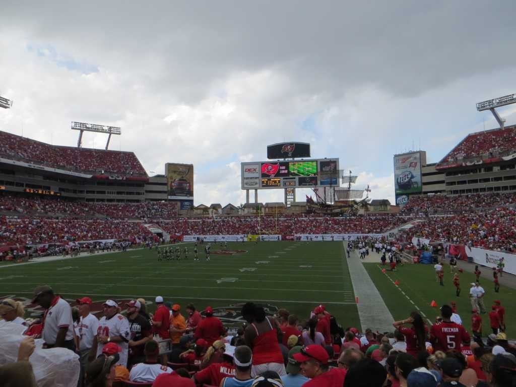 Football Raymond James Stadium