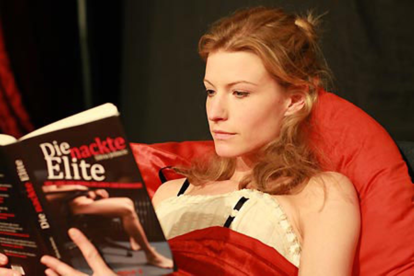 2009: "Die junge Frau" in "Der Reigen"