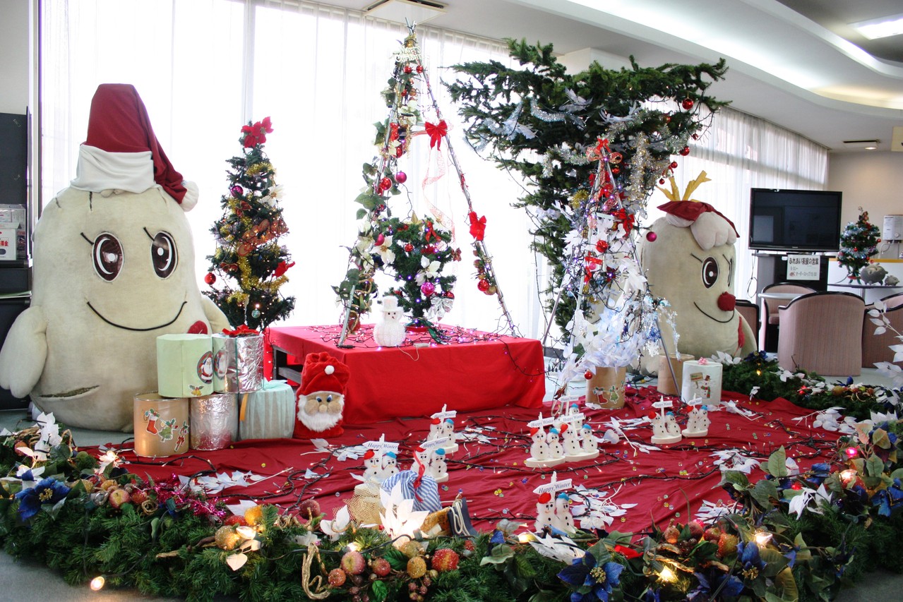 ロビーにサンタさんがお目見えしました(^^)