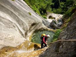 Canyoning Vallée d'Ossau - www.le-refuge-des-marmottes.com