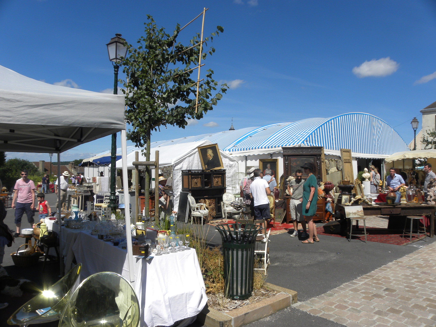 Août : Salon des antiquaires