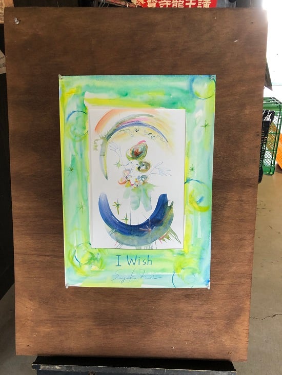 ポスター張り板、どうにかしなきゃとは思ってはいるけど、毎回どうにかなってる気がするからこのまま。素敵なポスターがさらに5割増しで見えるマジックプレート。