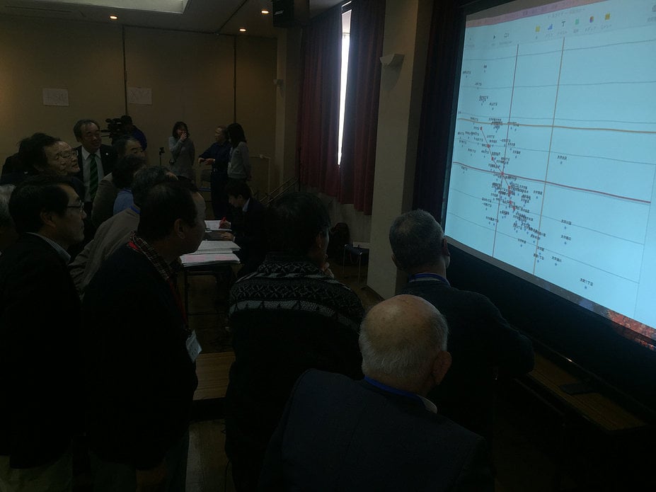 地域の見える化の例・その1（2017.2.25＠新潟県糸魚川市・みらいづくり交流会） 国勢調査小地域集計のデータを活用し、町丁目・大字単位で現状を可視化。