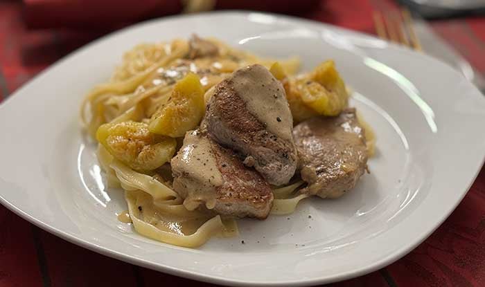 Schweinelendchen in Gorgonzolasoße mit grünen Feigen