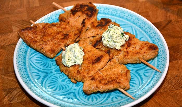 Sojaspießchen mit veganer Kräuterbutter