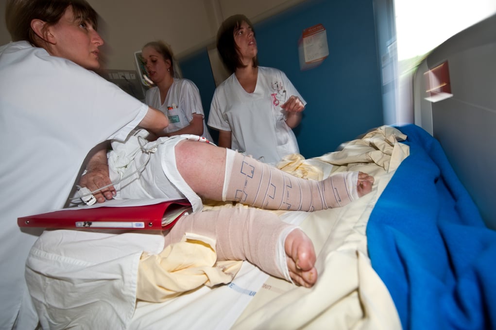Urgences de l'hôpital d'Angers (49) - Emergency department of the hospital / L'Express (2012)