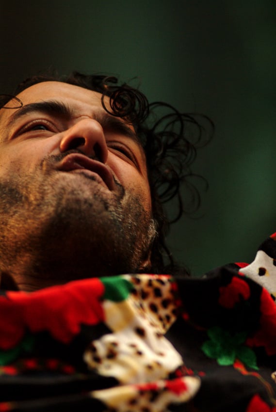 Le musicien Rachid Taha, Festival Les Vieilles Charrues (2004)