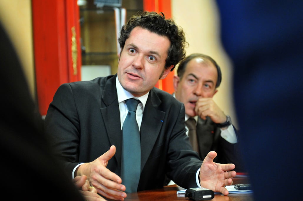 Christophe Béchu en campagne, élections régionales Pays de Loire - Regional Election / Le Point (2008)