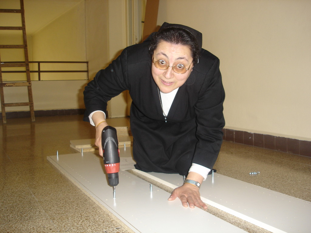 Tout le monde met la main à la patte