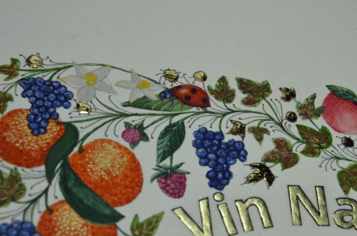 Enluminure création pour une étiquette de vin pour le domaine de l'Anchois réalisée par l'atelier sc-enluminure 