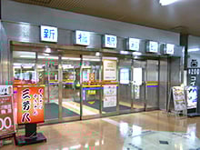 新橋駅前ビル１号館入口