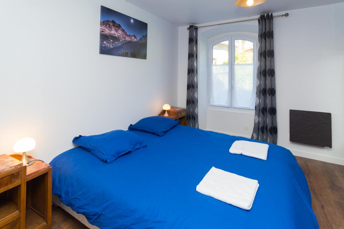 Gîte de Belledonne 2 : la chambre bleu, adaptée PMR