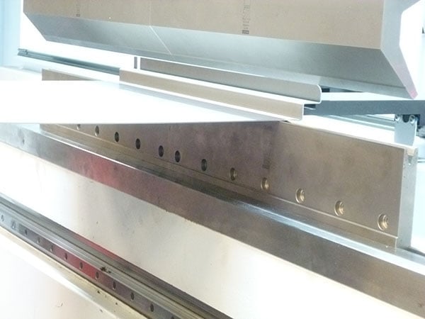 Pliage de tôle supérieure