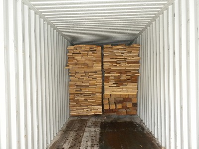 サラワクメラピー　コンテナで到着しました