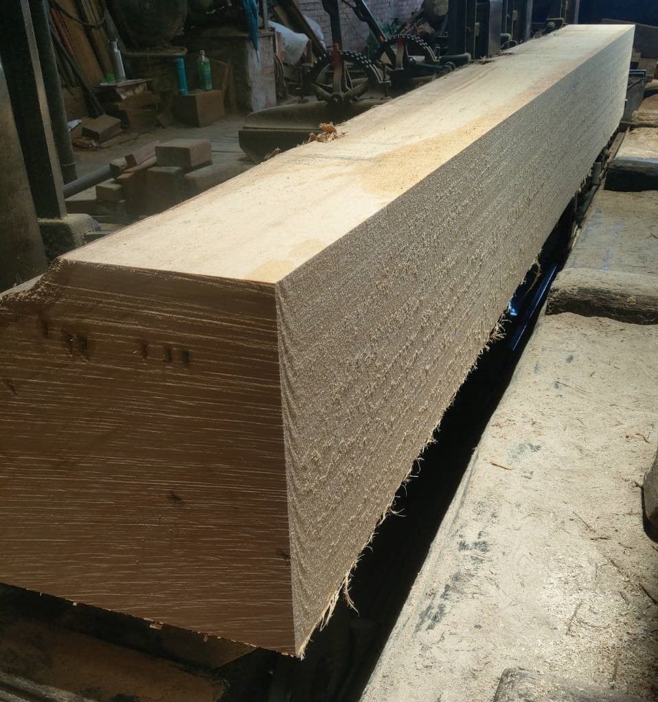 サラワクメラピー　製材風景