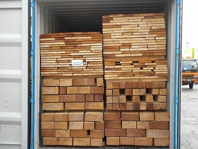 サラワクメラピー　コンテナで到着しました