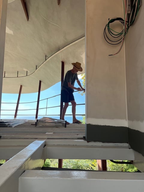 December 2023 - inspection at midday - still no floor in the kitchen/dining room