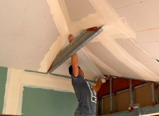 September 2023 - the ceiling panels are connected with a net and spackled