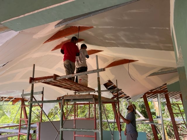 October 2023 - our engineer Robin inspects the construction site - the base plaster is applied to the ceiling