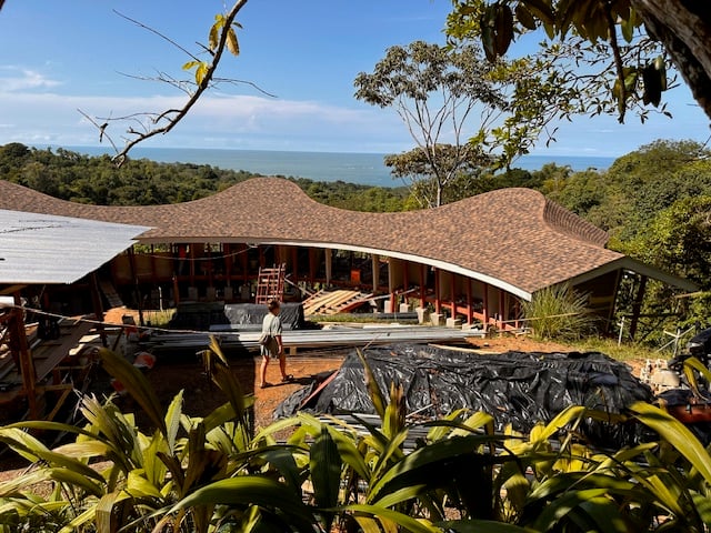 November 2023 - the rainy season slowly sets the stage for summer