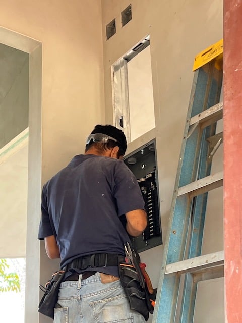 November 2023 - electrician Wally equips the fuse boxes: one for the state power supply and one for the solar system