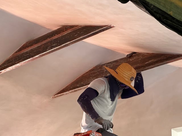 December 2023 - the entire metal structure is sanded down before painting