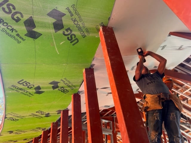 September 2023 - finally the ceiling can be mounted