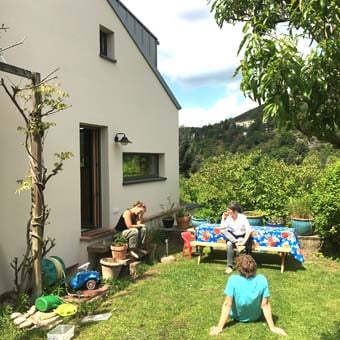 Der Garten wurde NICHT von Grund auf umgestaltet.