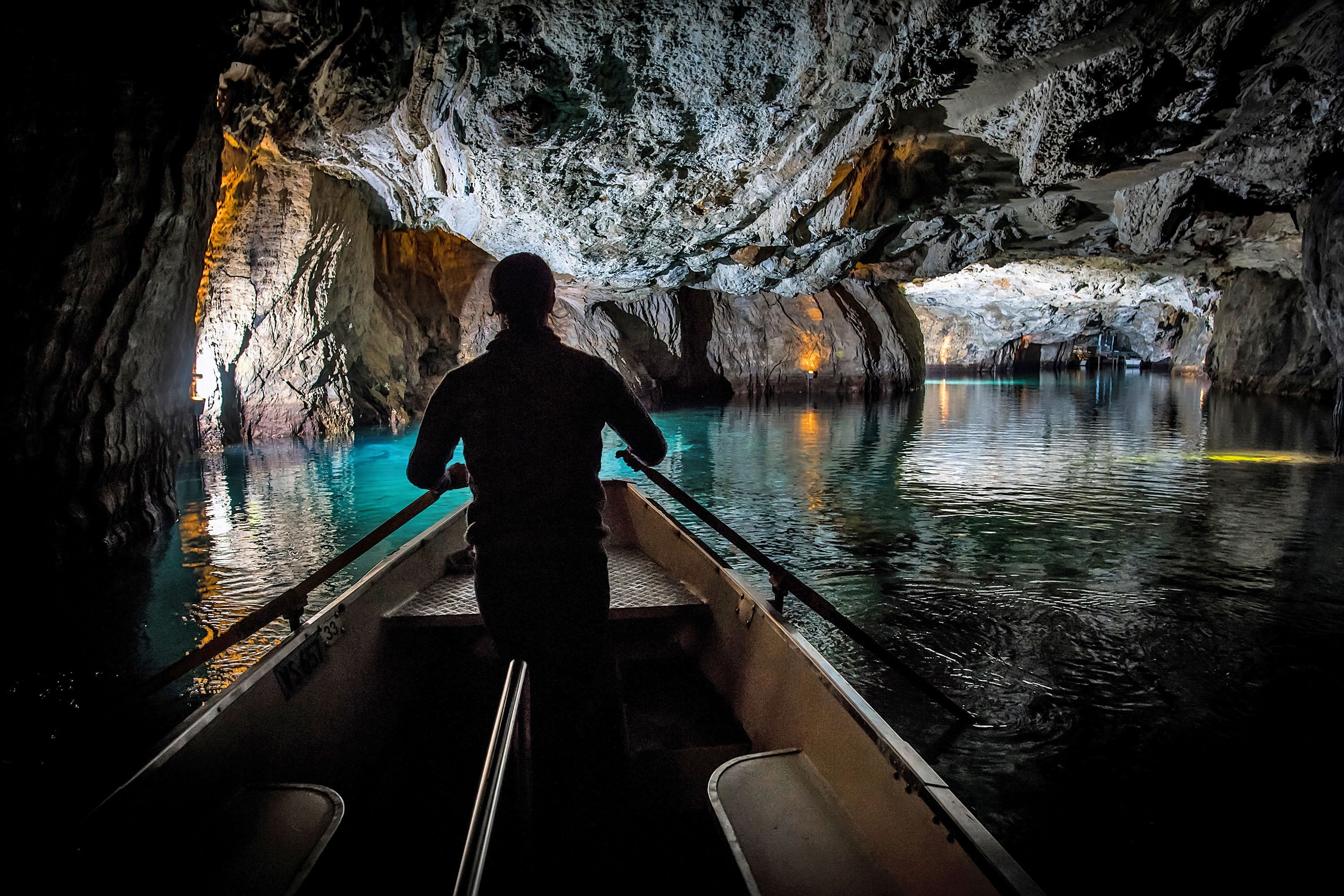 ©Lac-Souterrain-de-Saint-Léonard