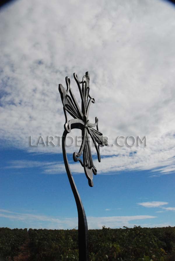 Croix occitane par Boris Klein, l'art de fer Lézignan Corbières