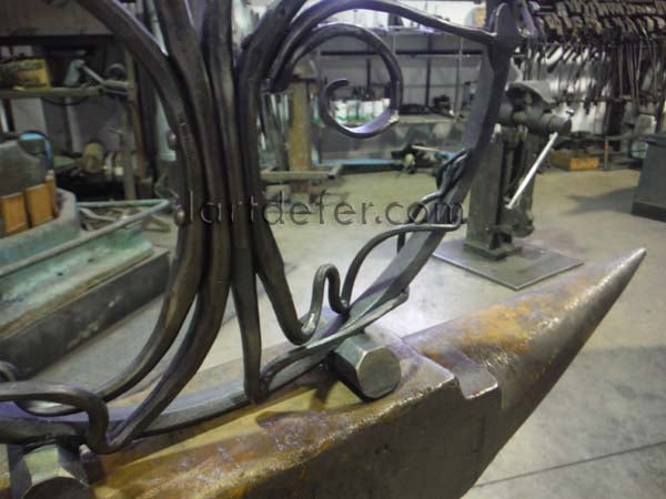 Arbre de vie conçu et réalisé par Boris Klein, l'atelier L'art de fer , Lézignan Corbières