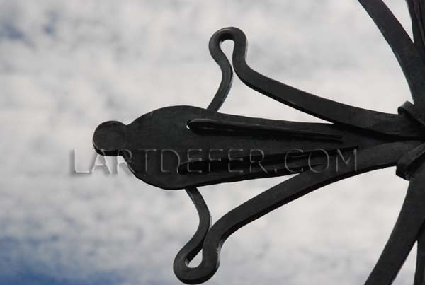 Croix occitane par Boris Klein, l'art de fer Lézignan Corbières