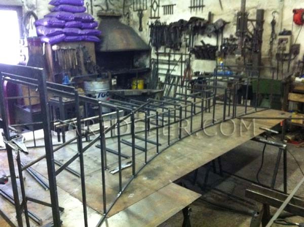 Squelette de la hotte avant habillage en tôle