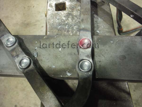 Escalier droit d'extérieur marches en acier