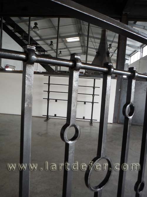 Détail de motifs forgés pour garde-corps de fenêtre