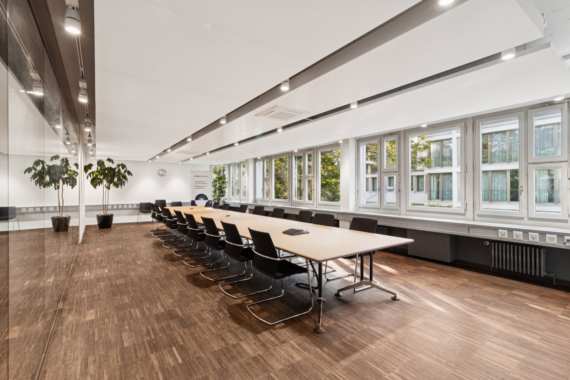 Grosses Sitzungszimmer