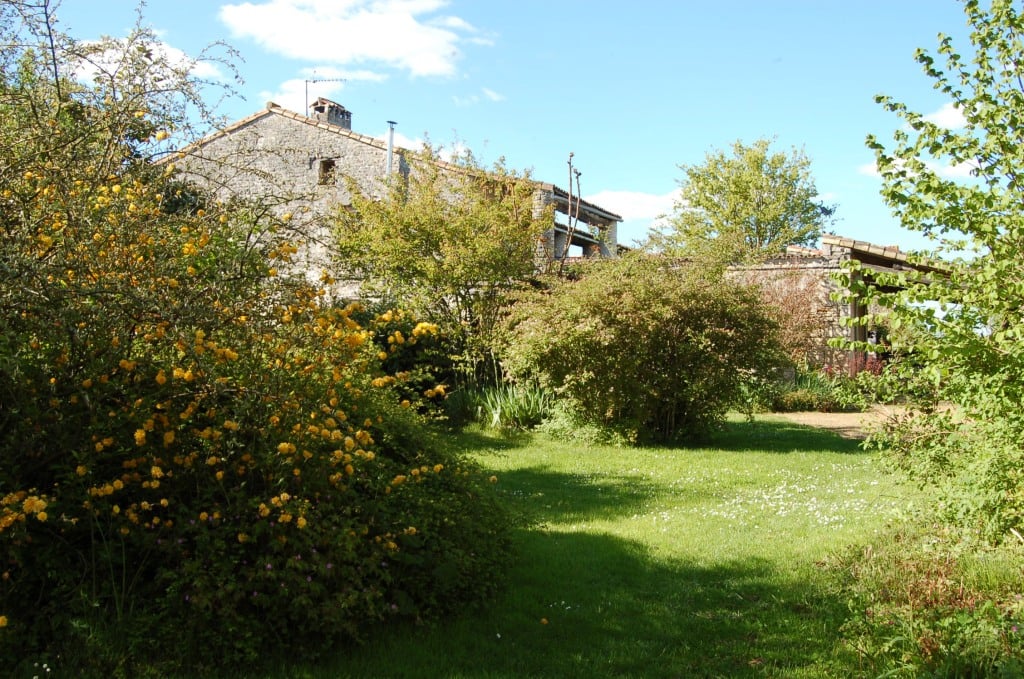 Maison d'hôtes Sainte Megrine Coulon le jardin attenant