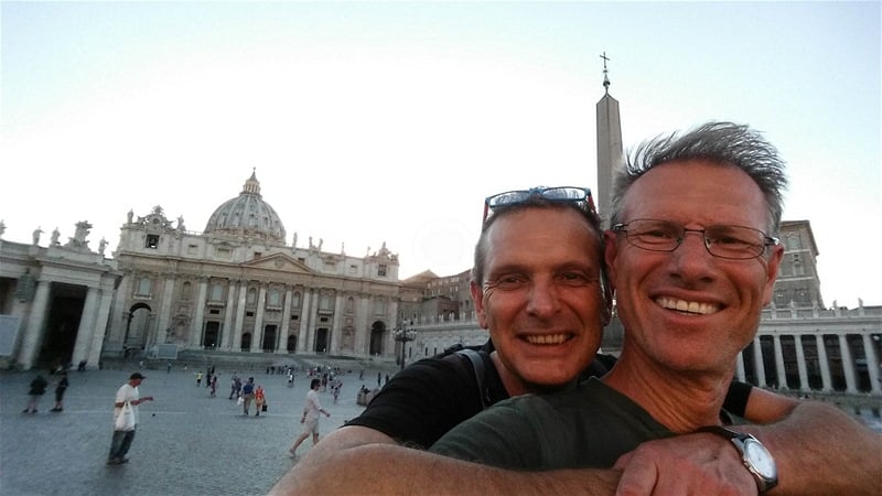 vor dem St. Peters Dom