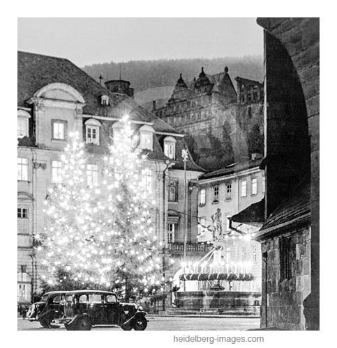 Archiv-Nr. hr202 / Erleuchtete Weihnachtsbäume auf dem Marktplatz