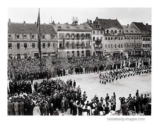 Archiv-Nr. h3027 / Feierlichkeiten auf dem Universitätsplatz