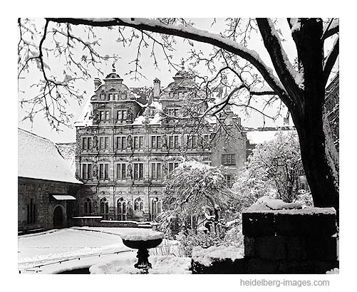 Archiv-Nr. h3/58 Schlossinnenhof im Winter