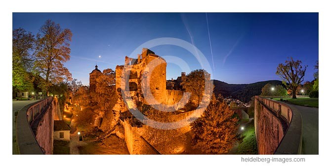 Archiv-Nr. hc2015127 | Beleuchtete Schlossruine