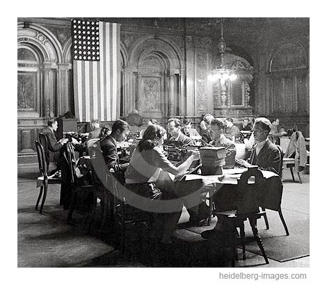 Archiv-Nr. h4510 / Alliiertenverwaltung in der Alten Aula