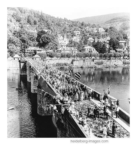 Archiv-Nr. h4515-1 / Einweihung der "neuen" Alten Arücke am 26. Juli 1947