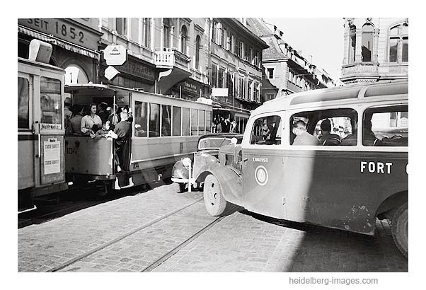 Archiv-Nr. h4530_17 / Verkehrschaos in der Hauptstrasse 