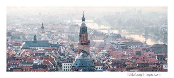 Archiv-Nr. hc2013111 | Heidelberg, Altstadt mit Heiliggeistkirche und Neckar im Sonnenuntergang