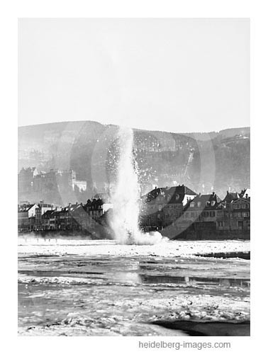 Archiv-Nr. hr75118b / Eissprengung auf dem Neckar