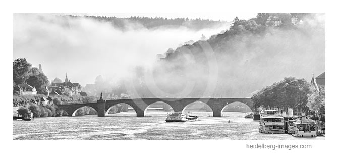 Archiv-Nr. h2017154 | Neckarschlepper auf dem Weg zur Schleuse