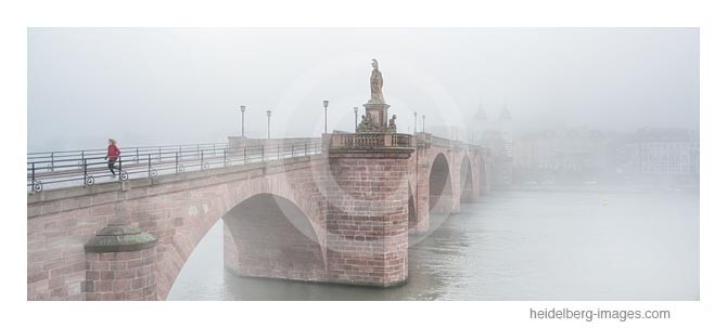 Archiv-Nr. hc2014108 |  Heidelberg,  Alte Brücke im Morgennebel
