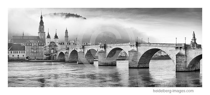Archiv-Nr.  h2014104 | Heidelberg, Alte Brücke im Morgennebel